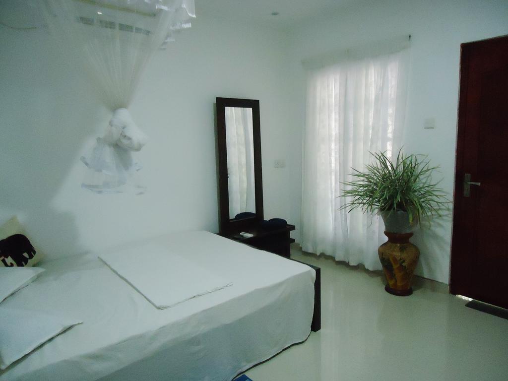 Sigiri Rock Side Home Stay Sigiriya Quarto foto